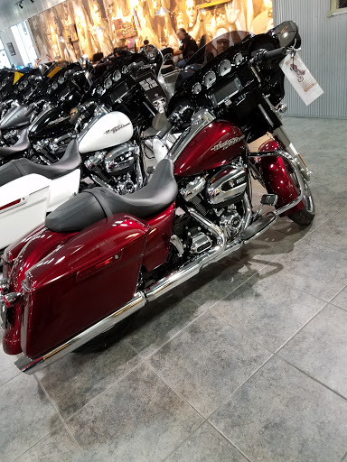 Harley-Davidson Dealer «St. Charles Harley-Davidson», reviews and photos, 3808 W Clay St, St Charles, MO 63301, USA