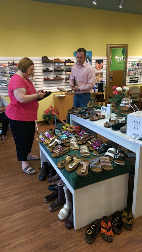 Orthopedic Shoe Store «Foot Solutions Cincinnati North», reviews and photos, 5475 Deerfield Blvd, Mason, OH 45040, USA