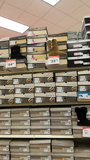 Shoe Store «Shoe Carnival», reviews and photos, 152 S Gary Ave, Bloomingdale, IL 60108, USA