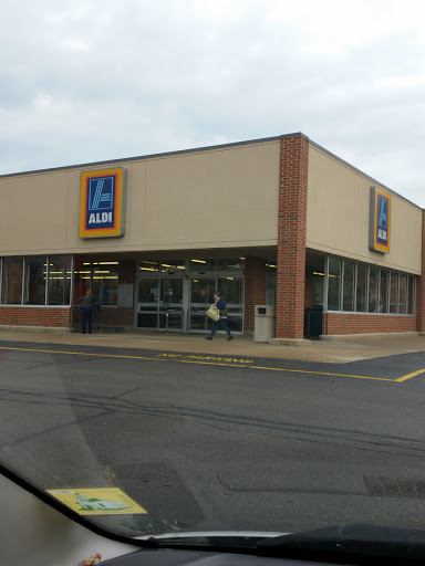 Supermarket «ALDI», reviews and photos, 550 E Golf Rd, Arlington Heights, IL 60005, USA