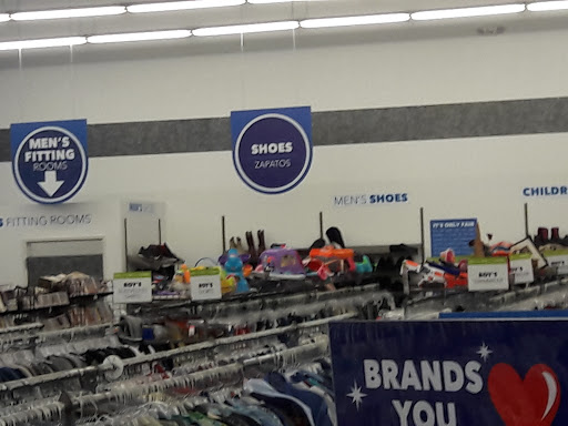 Thrift Store «99th & Camelback Goodwill Retail Store & Donation Center», reviews and photos, 10005 W Camelback Rd, Phoenix, AZ 85037, USA