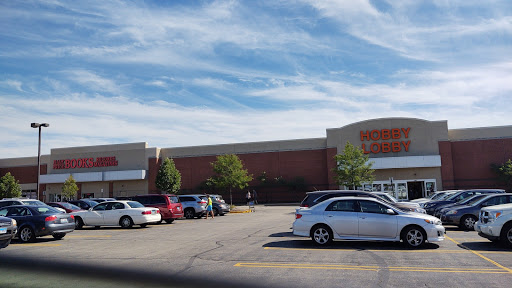 Book Store «Half Price Books», reviews and photos, 1075 E Golf Rd, Schaumburg, IL 60173, USA