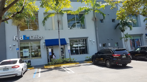 Print Shop «FedEx Office Print & Ship Center», reviews and photos, 2179 NE 163rd St, North Miami Beach, FL 33162, USA