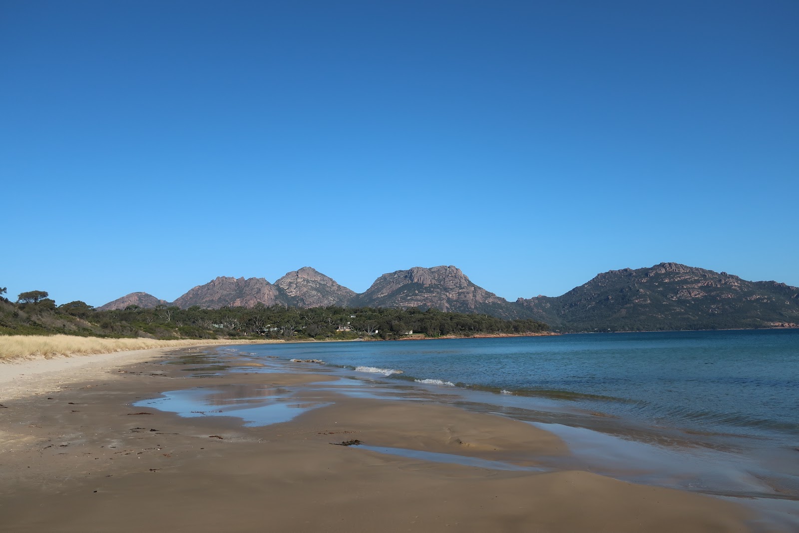 Foto de Muirs Beach com areia brilhante superfície