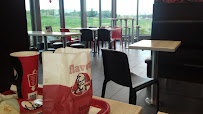 Atmosphère du Restaurant KFC Mont Saint Martin - n°12