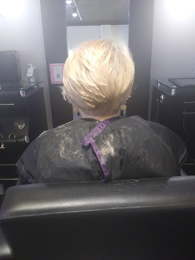 Hair Salon «Bella Bronze Hair Salon and Tanning Studio», reviews and photos, 1486 N Portage Path, Akron, OH 44313, USA