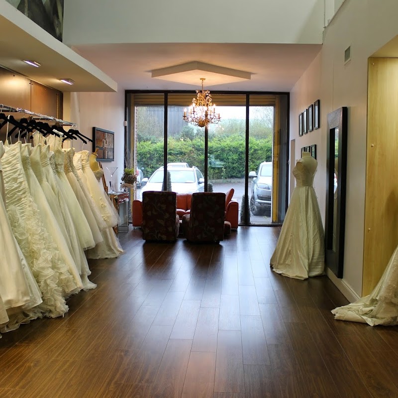 Rice 'N Roses Bridal Boutique, Douglas