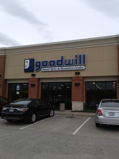Thrift Store «Goodwill Retail Store of St. Peters – Mid Rivers», reviews and photos, 620 Mid Rivers Mall Dr, St Peters, MO 63376, USA