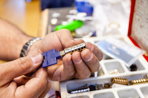 Key Duplication Service «Admiral Lock & Key Company», reviews and photos, 37-17 Broadway, Astoria, NY 11103, USA