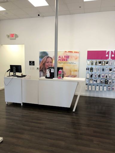 Cell Phone Store «T-Mobile», reviews and photos, 2700 E Eldorado Pkwy #403, Little Elm, TX 75068, USA