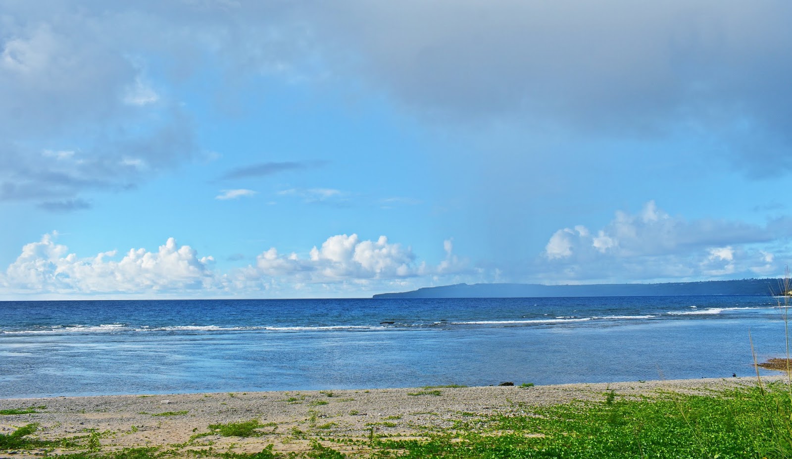Laulau Beach'in fotoğrafı ve yerleşim