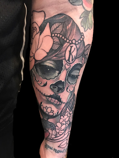 Tattoo Shop «Broken Art Tattoo», reviews and photos, 2400 Hyperion Ave, Los Angeles, CA 90027, USA