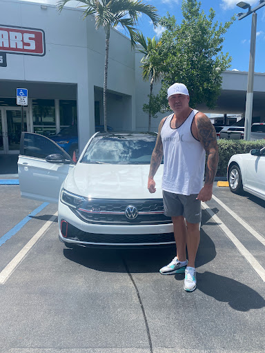 Car Dealer «Joey Accardi Chrysler, Dodge, Jeep, Ram», reviews and photos, 909 S Federal Hwy, Pompano Beach, FL 33062, USA