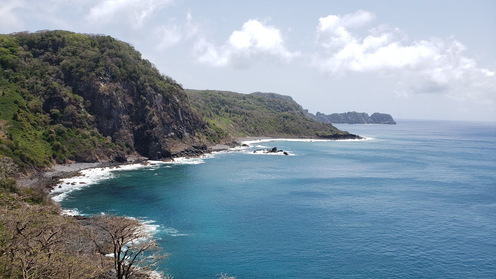 Photo de Baia dos Golfinhos avec un rivage spacieux
