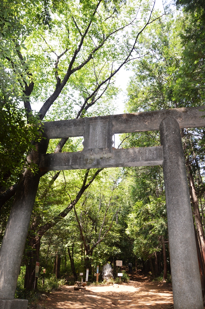 日和田山 金刀比羅神社 一の鳥居