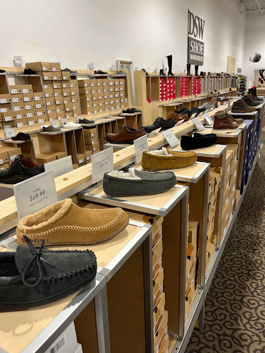 Shoe Store «DSW Designer Shoe Warehouse», reviews and photos, 375 E Altamonte Dr, Altamonte Springs, FL 32701, USA