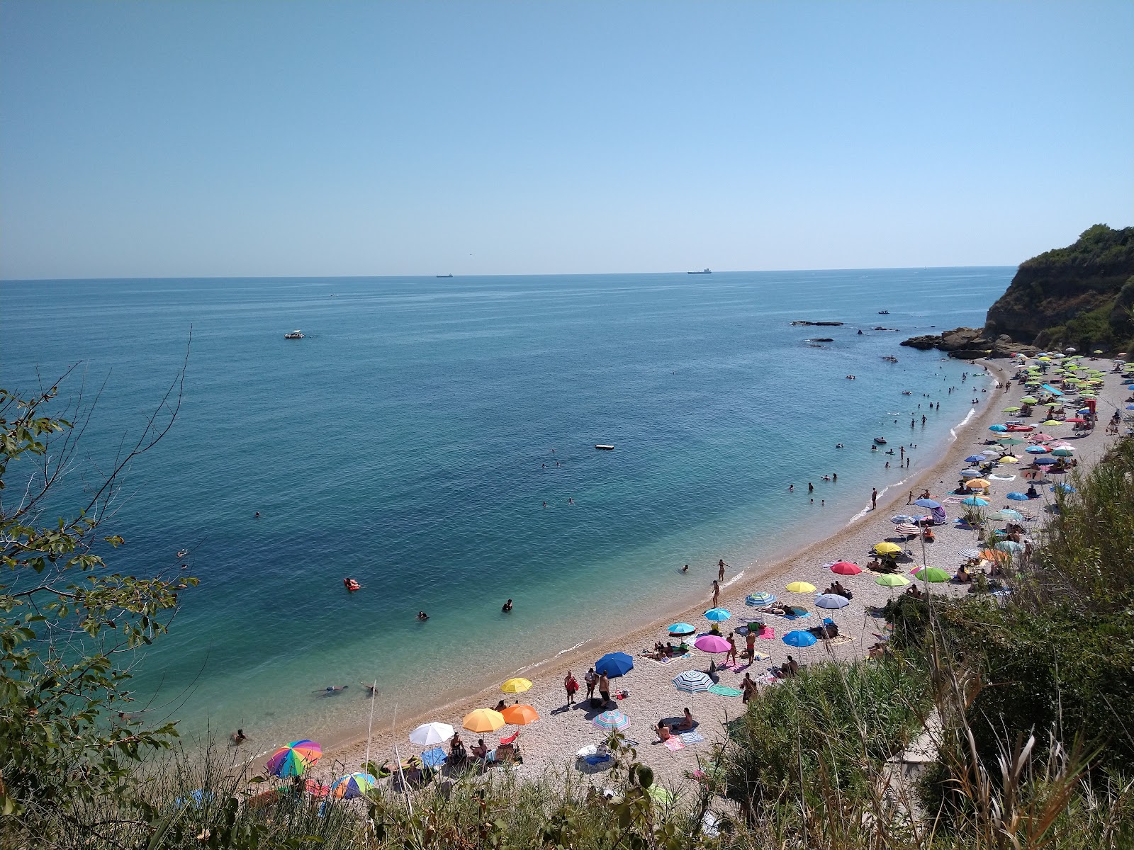 Foto von Spiaggia dei Ripari di Giobbe mit geräumiger strand