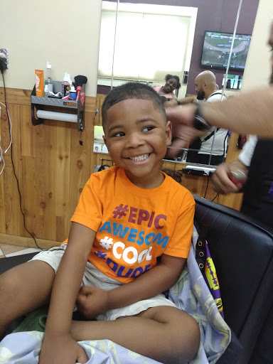 Barber Shop «Headliners Barbershop», reviews and photos, 129 W Galena Blvd, Aurora, IL 60506, USA