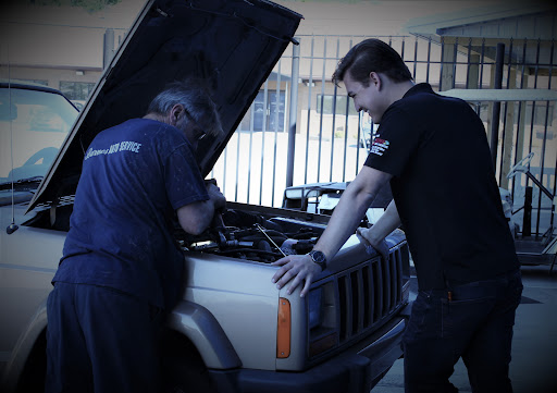 Truck Repair Shop «Barnes Auto Service», reviews and photos, 3730 Bishop Ln, Louisville, KY 40218, USA