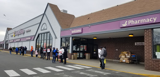 Grocery Store «Stop & Shop», reviews and photos, 200 E Main St, Stratford, CT 06614, USA