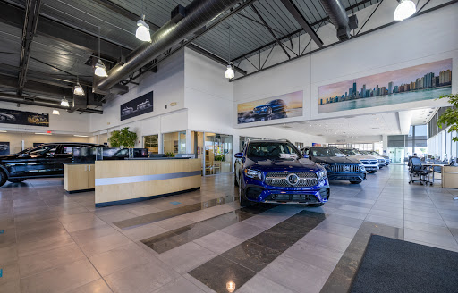 Mercedes Benz Dealer «Mercedes-Benz of Westmont», reviews and photos, 200 E Ogden Ave, Westmont, IL 60559, USA