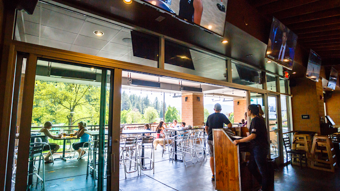 American restaurant near Japan House Suites