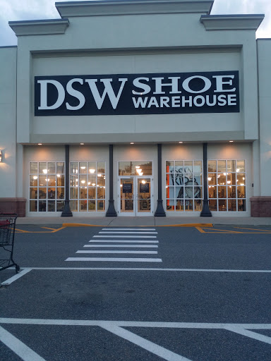 Shoe Store «DSW Designer Shoe Warehouse», reviews and photos, 344 Providence Hwy, Dedham, MA 02026, USA