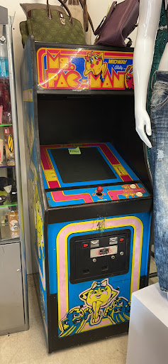 Thrift Store «JUNK 4 UR TRUNK THRIFT STORE», reviews and photos, 5494 New Jesup Hwy, Brunswick, GA 31523, USA