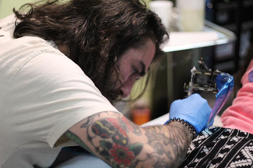 Tattoo Shop «American Graffiti Tattoo & Piercing», reviews and photos, 608 12th St, Sacramento, CA 95814, USA