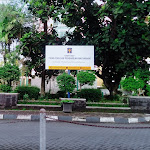 Review Universitas Islam Indonesia