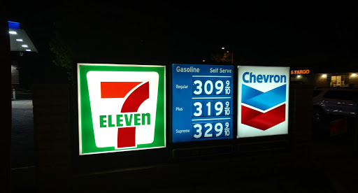 Convenience Store «7-Eleven», reviews and photos, 24137 Lyons Ave, Newhall, CA 91321, USA