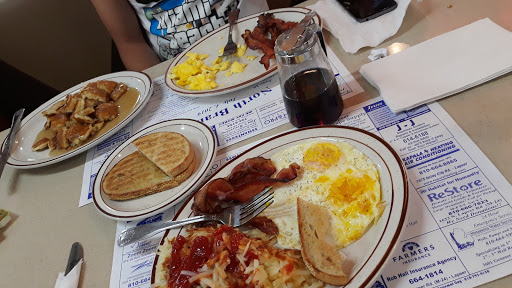 Restaurant «Leos Coney Island Davison», reviews and photos, 625 N State Rd, Davison, MI 48423, USA