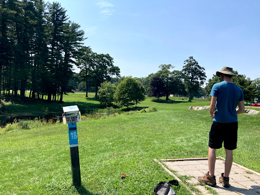 Golf Course «Amesbury Pines Disc Golf Course», reviews and photos, Highland St, Amesbury, MA 01913, USA