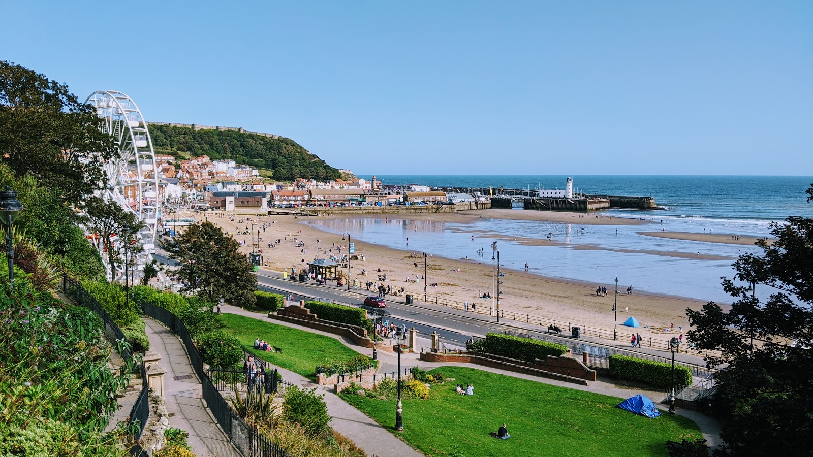 Scarborough Plajı'in fotoğrafı - rahatlamayı sevenler arasında popüler bir yer
