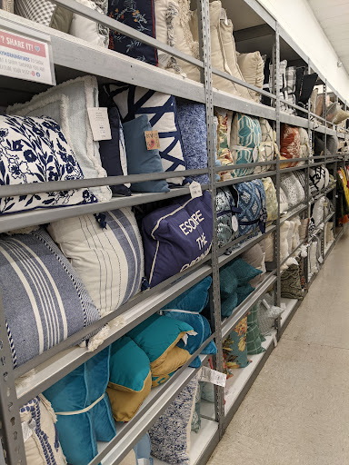 Home Goods Store «Tuesday Morning», reviews and photos, 3114 Ross Clark Cir, Dothan, AL 36303, USA