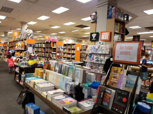 Used Book Store «2nd & Charles», reviews and photos, 17636 Garland Groh Blvd, Hagerstown, MD 21740, USA