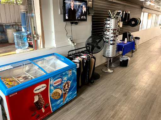 Car Wash «Great American Car Wash», reviews and photos, 16919 Roscoe Blvd, Northridge, CA 91343, USA