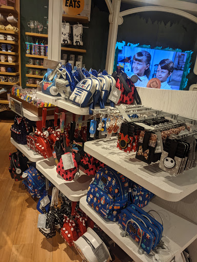 Toy Store «Disney Store», reviews and photos, 350 W Hillcrest Dr, Thousand Oaks, CA 91360, USA