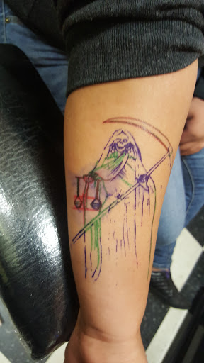 Tattoo Shop «Hard Luck Tattoo», reviews and photos, 1725 W Centinela Ave, Inglewood, CA 90302, USA