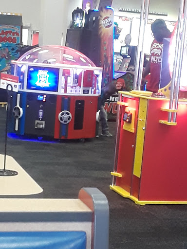 Shopping Mall «Evergreen Shopping Center», reviews and photos, 5015 Tacoma Mall Blvd, Tacoma, WA 98409, USA