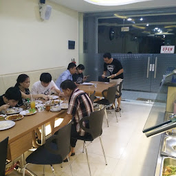 Pineapple BISTRO - Metro Permata 1
