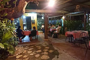 Arano's Bar and Restaurant image