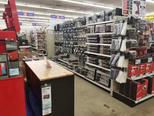 Hardware Store «Harbor Freight Tools», reviews and photos, 2658 Peters Creek Pkwy, Winston-Salem, NC 27127, USA