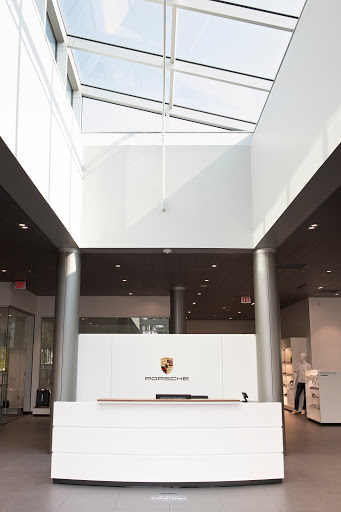 Car Dealer «Umansky Motor Cars», reviews and photos, 1400 W Silver Spring Dr #101, Milwaukee, WI 53209, USA