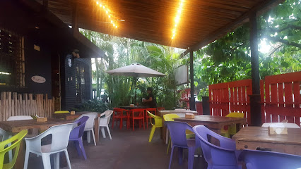 Rustico Burgers - Boulevard El Hipódromo y, Av. Las Magnolias, San Salvador, El Salvador