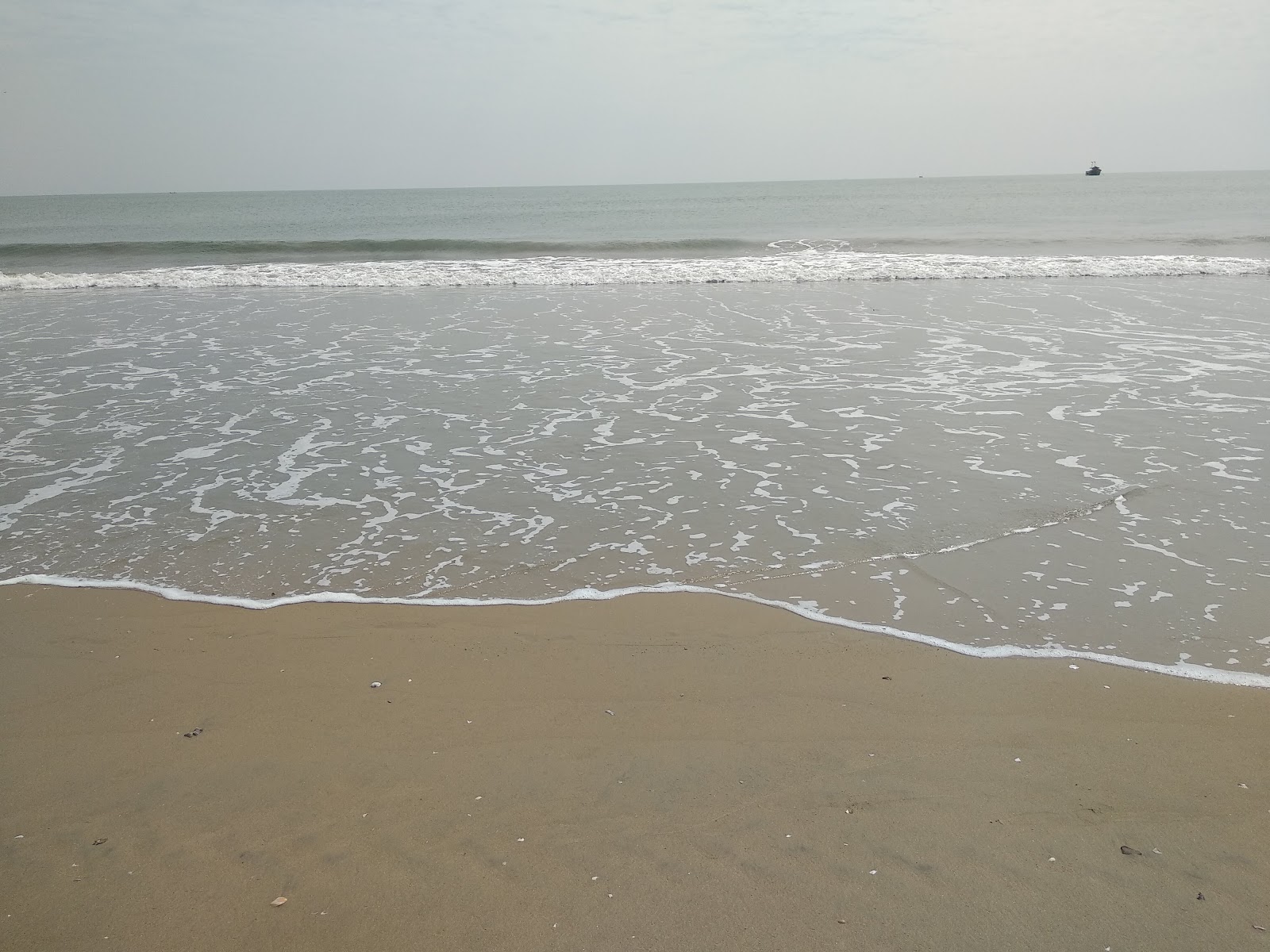 Foto de Nagapattinam Beach - lugar popular entre os apreciadores de relaxamento