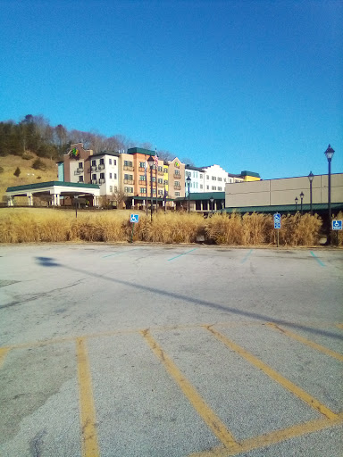 Resort «Mardi Gras Casino & Resort», reviews and photos, Greyhound Dr, Cross Lanes, WV 25313, USA
