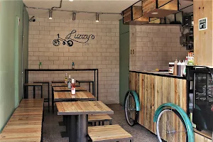 Lizzy's Café image