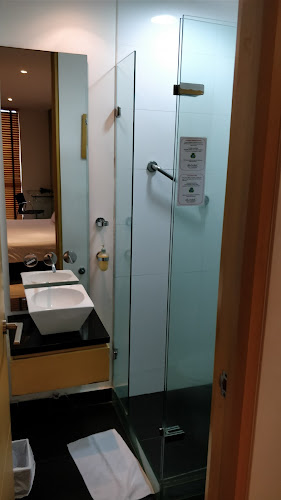 Comentarii opinii despre OfiHotel Versalles