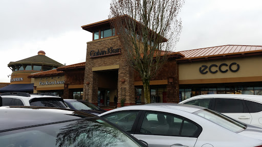 Shopping Mall «Woodburn Premium Outlets», reviews and photos, 1001 N Arney Rd, Woodburn, OR 97071, USA